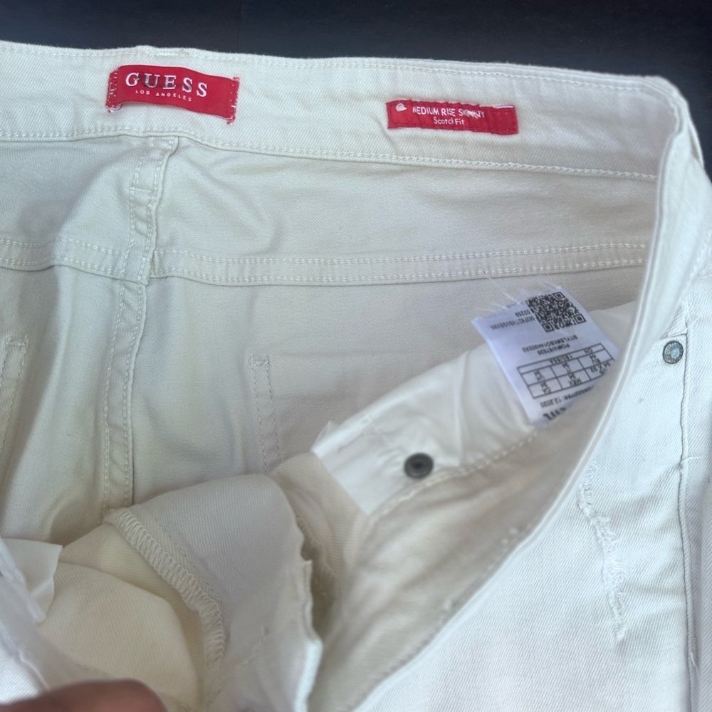 Guess Cream Medium Rise Skinny Scotch Fit Jeans - Picture 4 of 8